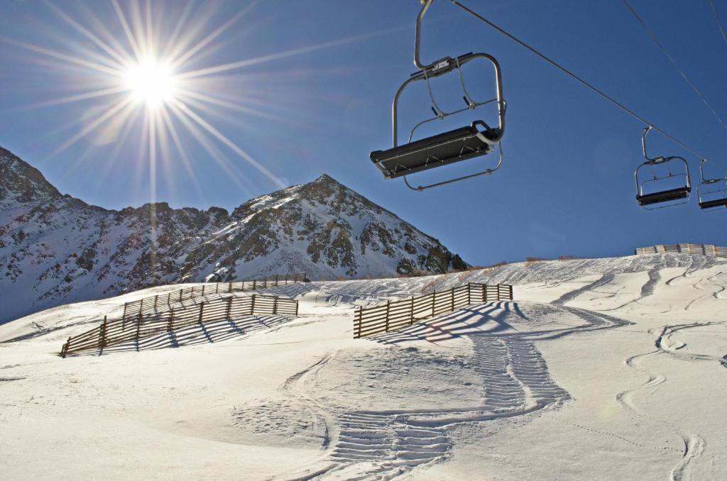 Charmant Studio Aux Pieds Des Pistes Vue Sur La Montagne Tignes Luaran gambar